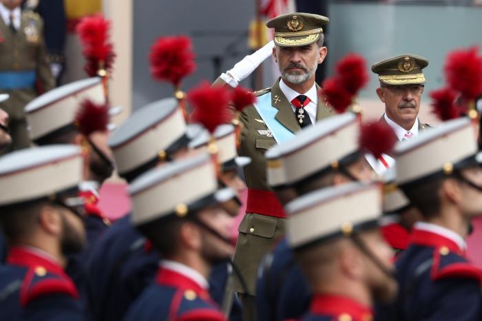 Los reyes presiden el primer desfile del 12 de octubre del Gobierno de Sánchez