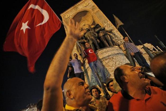 Turquía despide a más de 7.000 funcionarios mediante un nuevo decreto
