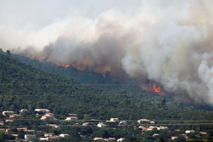 10.000 evacuados en el turístico sureste de Francia por un incendio
