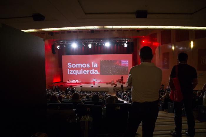 El PSOE reconoce el carácter plurinacional del Estado pero mantiene que la soberanía reside "en el conjunto del pueblo español"