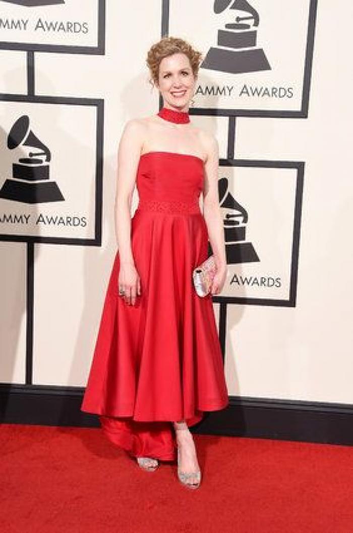 Sofia Vergara hace de 'transformer' para bailar con Pitbull 'El Taxi' en los Grammy