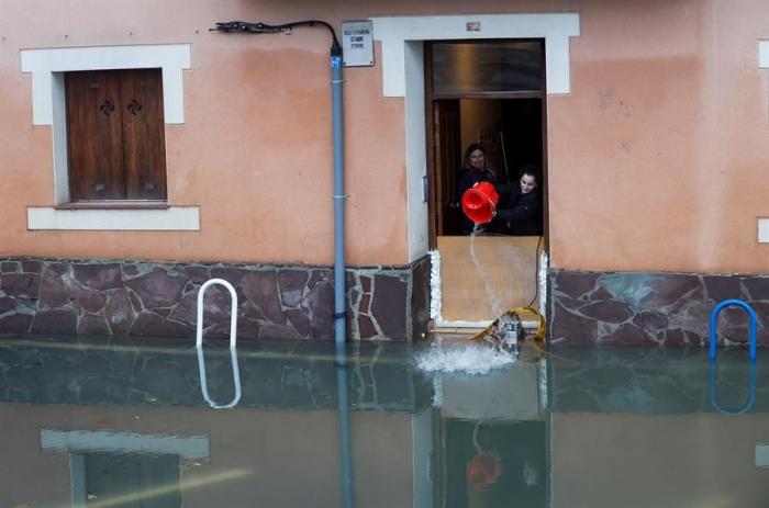 Una mujer muere al desprenderse el cobertizo de un caserío por el temporal en Navarra