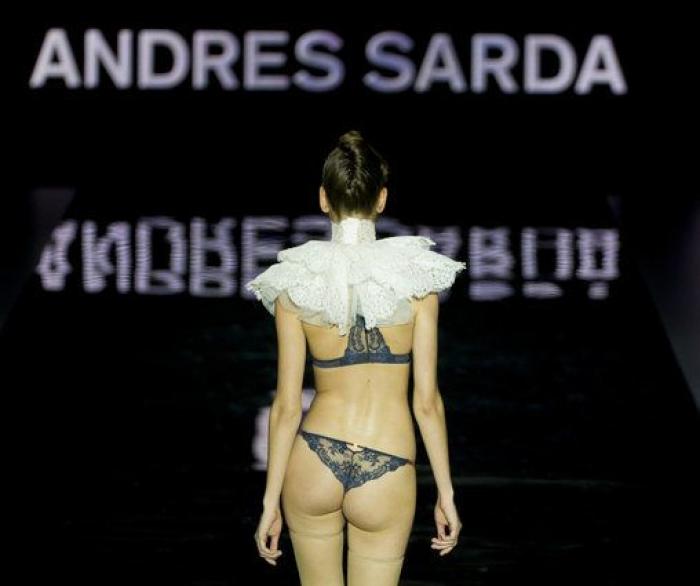 Andrés Sardá llena su sensualidad del espíritu de los grandes hoteles