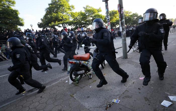 Fuertes enfrentamientos entre policía y manifestantes en Hamburgo (Alemania) por el G20