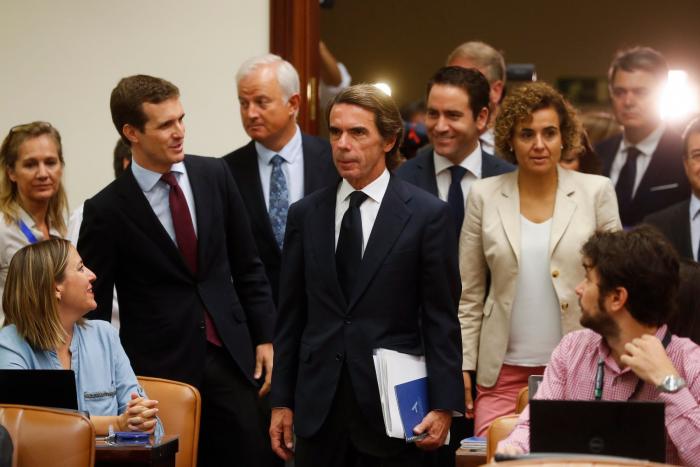 En imágenes: así ha sido la comparecencia de Aznar en el Congreso
