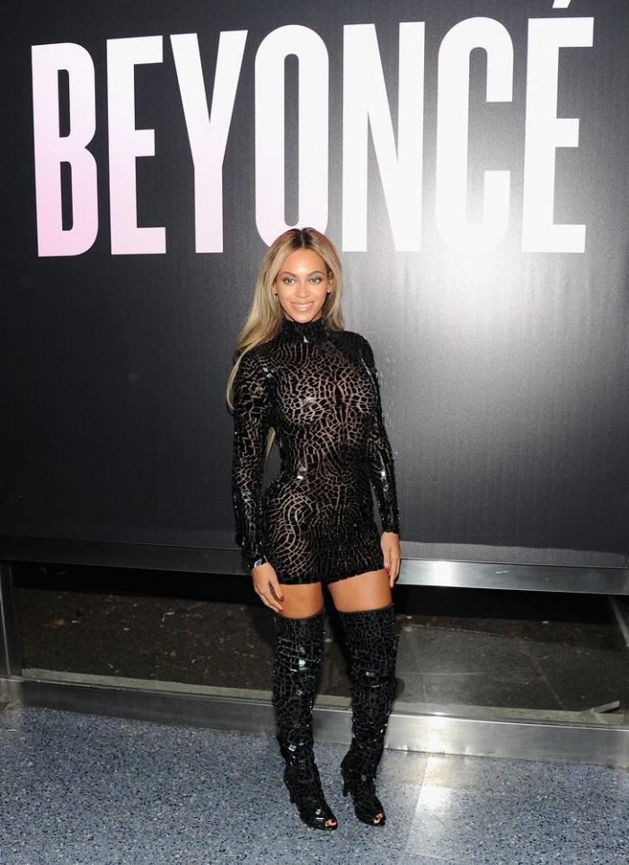 Beyoncé presenta a sus mellizos vestida de moda española