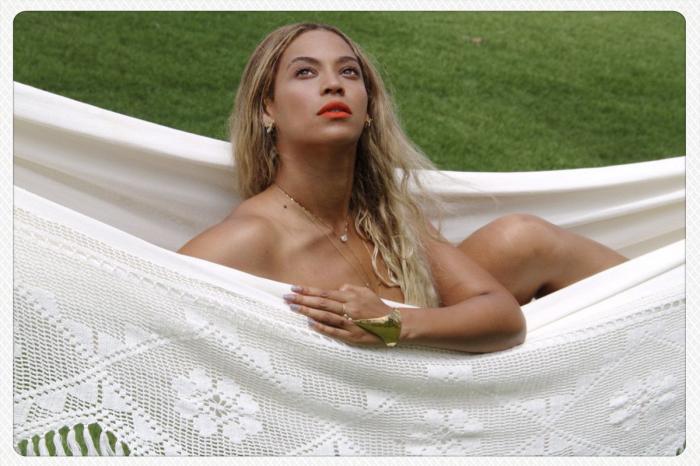 Beyoncé presenta a sus mellizos vestida de moda española