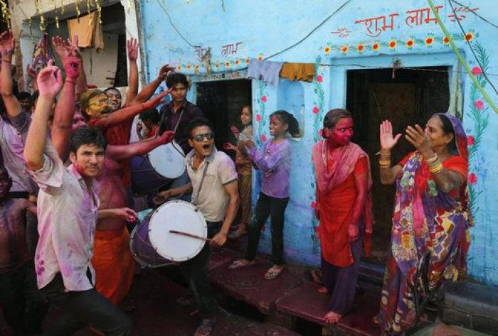 La India se llena de colores para celebrar el festival de Holi (FOTOS)