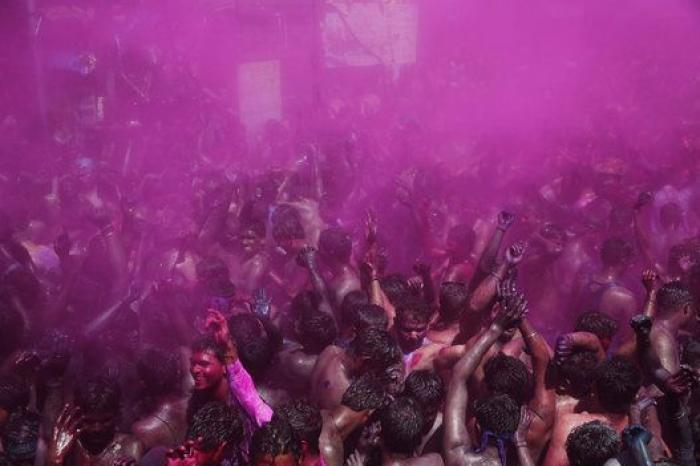 La India se llena de colores para celebrar el festival de Holi (FOTOS)