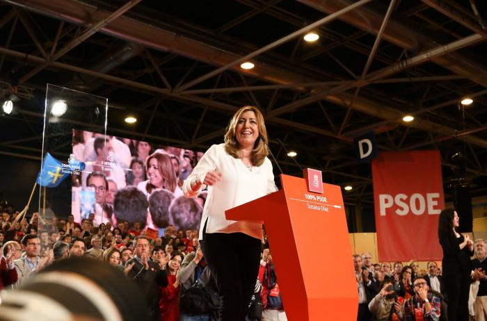 Díaz le traslada por teléfono a Sánchez su "apoyo" y le pide "respeto" para el PSOE-A
