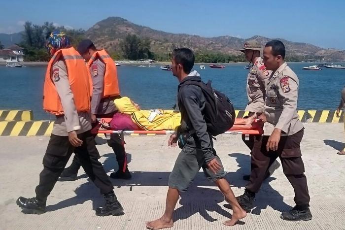 Españoles desde Lombok: "Nos lanzamos a la piscina para protegernos"