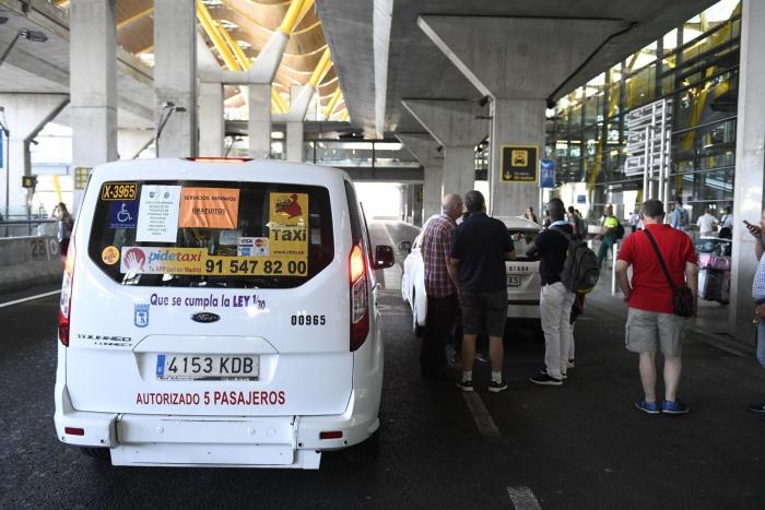 Los taxistas mantienen la huelga al no llegar a un acuerdo con el Ministerio de Fomento