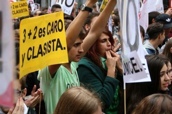 Miles de estudiantes se manifiestan en toda España contra la Lomce