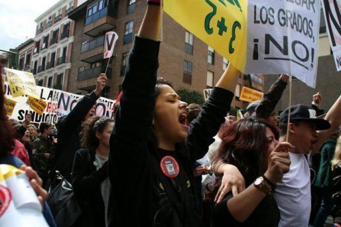 Miles de estudiantes se manifiestan en toda España contra la Lomce