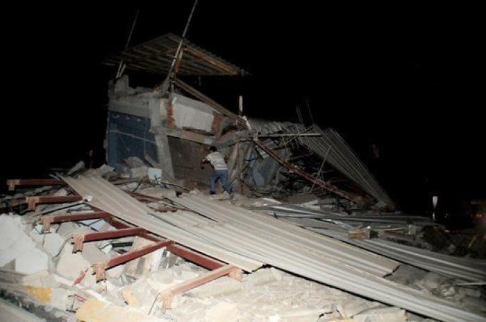 Al menos 235 muertos tras una cadena de terremotos en Ecuador