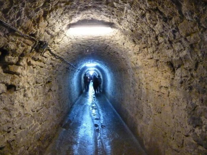 Siete túneles escalofriantes que han marcado la historia