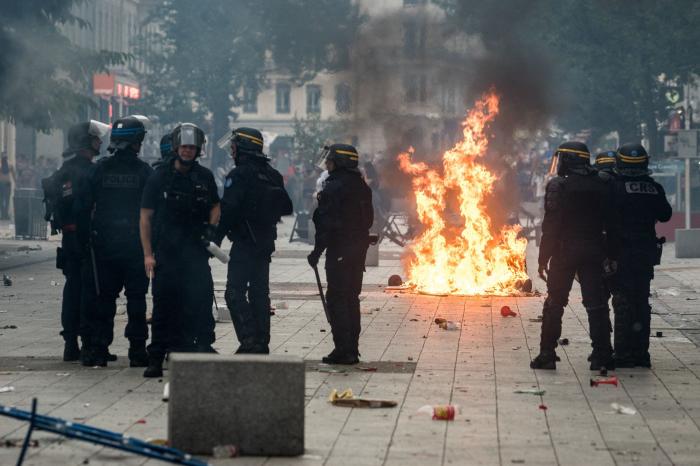 Disturbios, saqueos y destrozos en Francia en la celebración como ganadora del Mundial