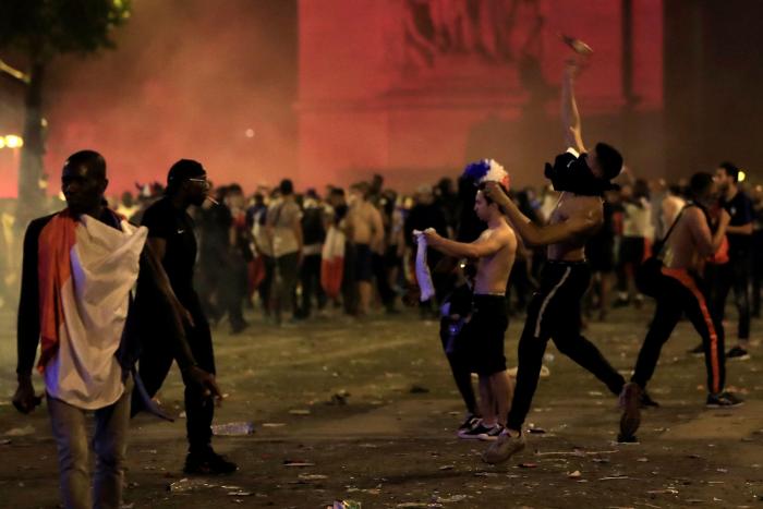 Disturbios, saqueos y destrozos en Francia en la celebración como ganadora del Mundial