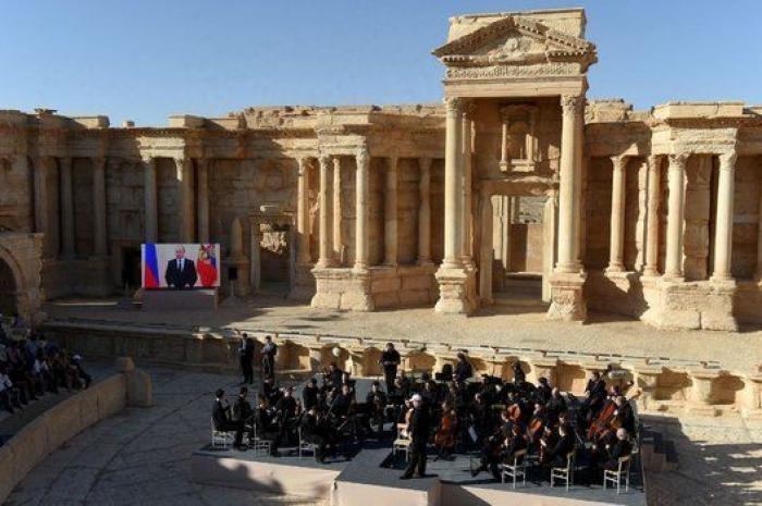 Palmira celebra la victoria frente al Daesh con un concierto de orquesta rusa