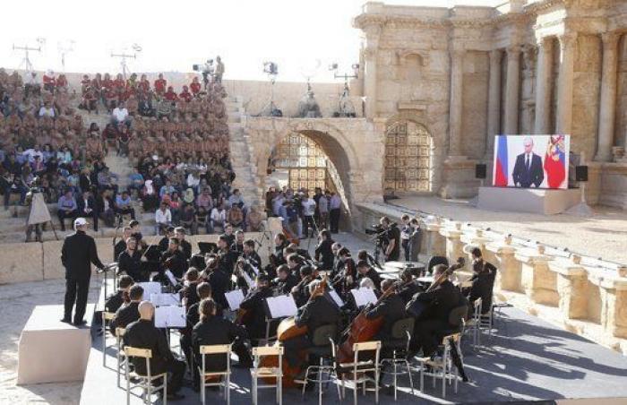 Palmira celebra la victoria frente al Daesh con un concierto de orquesta rusa
