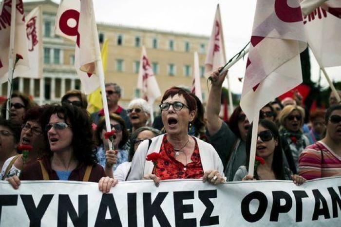 Grecia aprueba una polémica reforma fiscal y de las pensiones