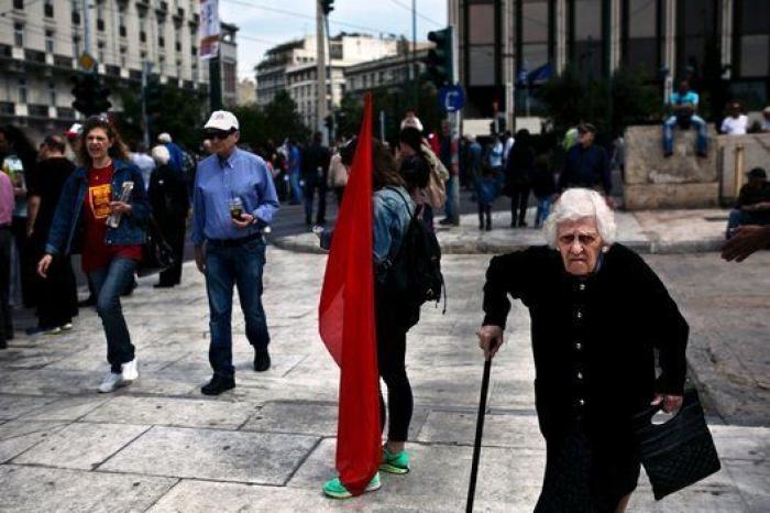 Multitudinaria manifestación contra la polémica reforma de pensiones y fiscal en Grecia