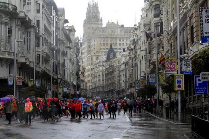 El 'Hola' e infusiones para adelgazar en la 'bolsa-regalo' de la Carrera de la Mujer de A Coruña