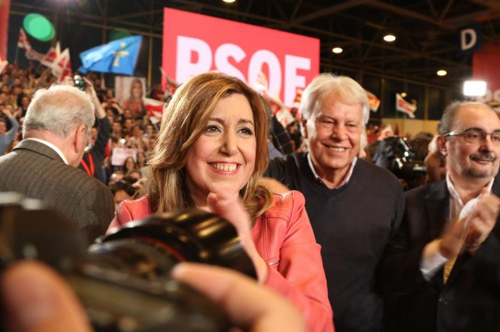 Detrás de los focos de la candidatura de Díaz: 'Carma', la falsa sobrina de Guerra y un 'hit' de Izal