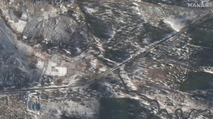 Denuncian que los tanques rusos han levantado polvo radioactivo en el perímetro de Chernóbil