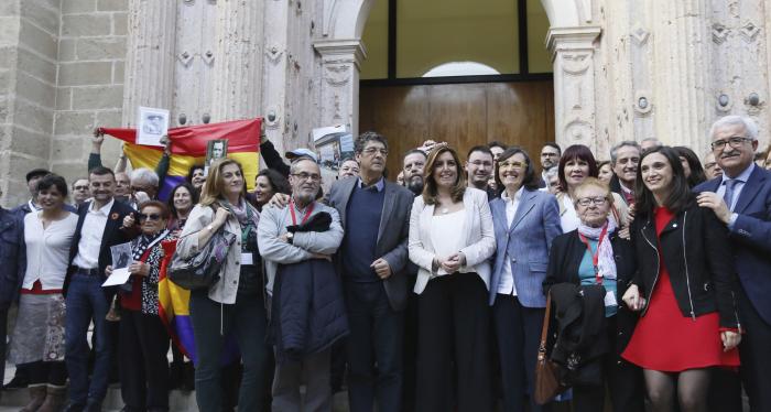Andalucía aprueba la pionera Ley de Memoria Democrática