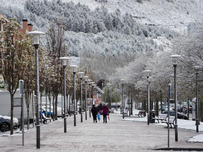 En abril, nieves mil: las imágenes que está dejando Ciril en España