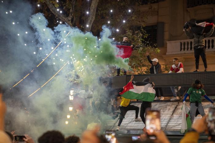 Marruecos se echa a las calles españolas entre la fiesta, la reivindicación y la fuerte presencia policial