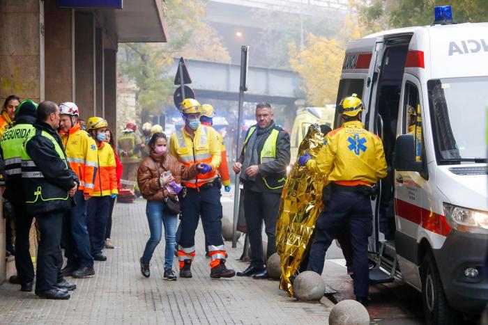 Al menos 155 heridos leves al colisionar dos trenes en la estación de Montcada (Barcelona)