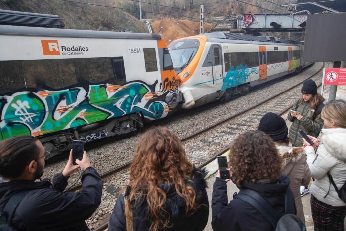 Miedo y confusión en el choque de trenes en Barcelona: 
