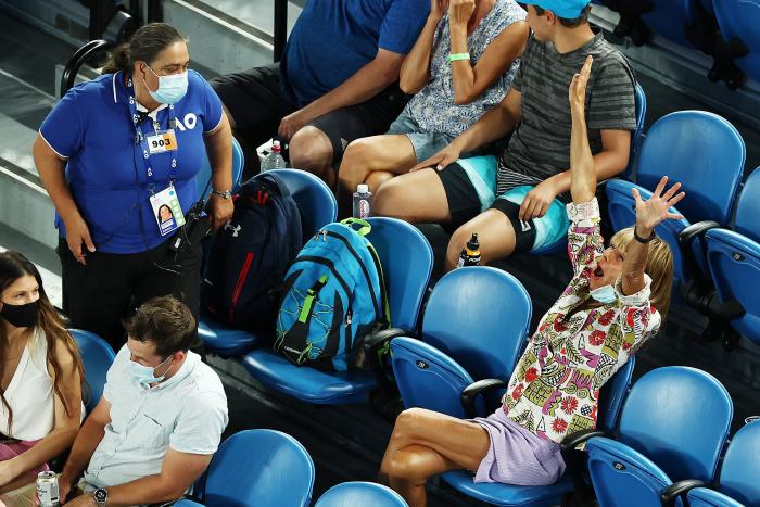 Djokovic fulmina a Medvedev y conquista su decimoctavo 'Grand Slam' en Australia