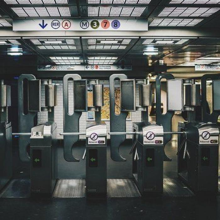 Un día en... el metro: así habla la gente en la calle del sobre el 10-N