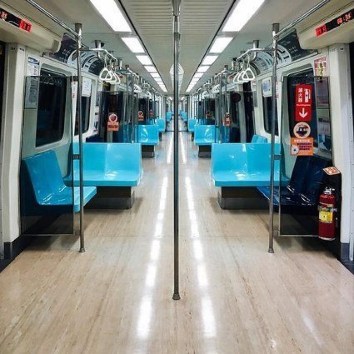 Un día en... el metro: así habla la gente en la calle del sobre el 10-N