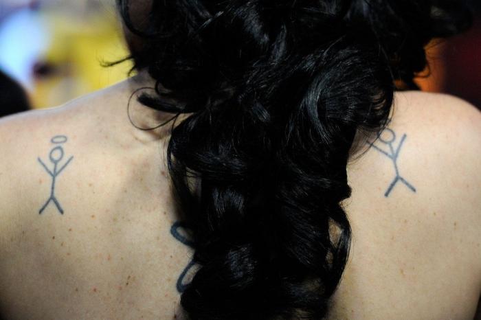 La tatuadora de 12 años que asombra en Instagram con su habilidad