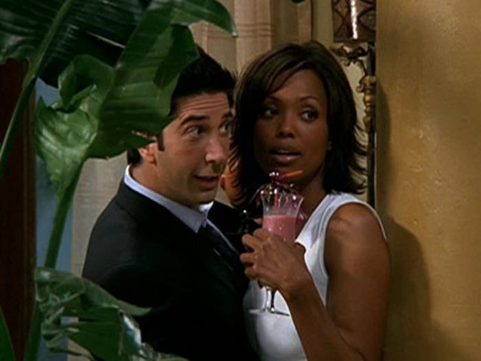 Nada es fruto de la casualidad: por qué Ross salió con una profesora negra en 'Friends'