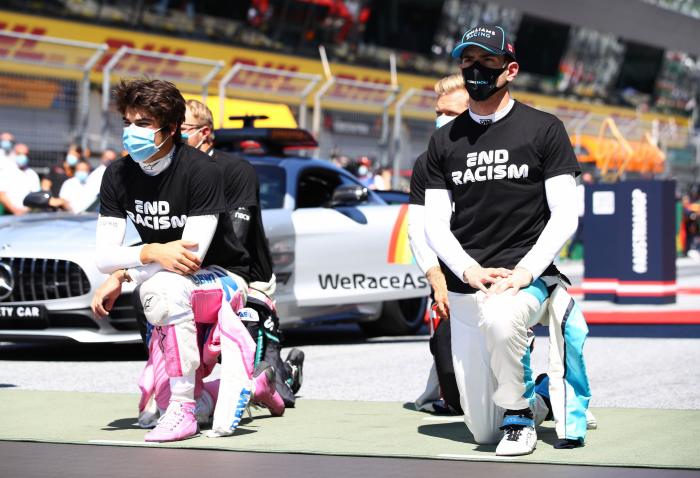 Carlos Sainz, entre los pilotos que no se han arrodillado por el 'Black Lives Matter'