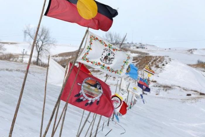 Varias tribus protestan contra la construcción del oleoducto de Dakota del Norte