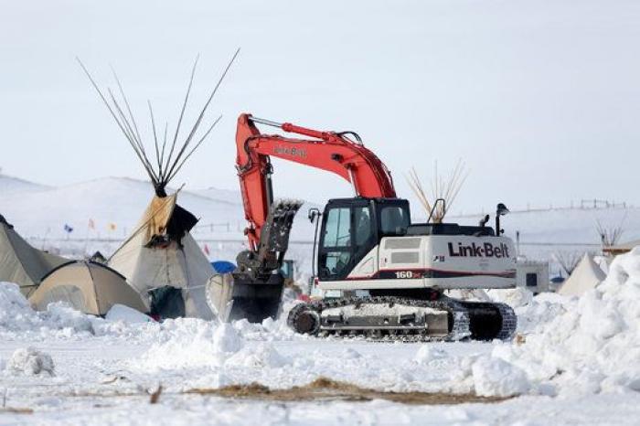 Varias tribus protestan contra la construcción del oleoducto de Dakota del Norte