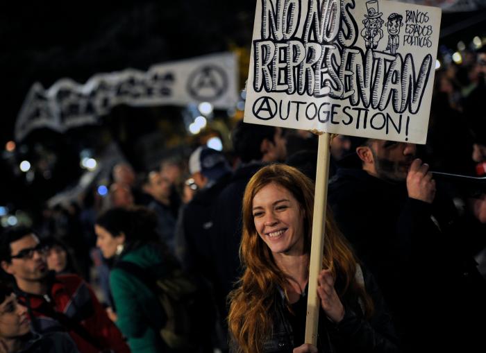 "Sin casa, sin curro, sin pensión" o "democracia real YA": los lemas 15M