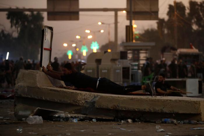 Las claves de la crisis política iraquí tras la renuncia de Al Sadr y el asalto al Gobierno