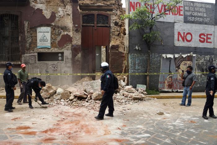 Un terremoto de 7,5 grados sacude el sur y el centro de México y deja, al menos, dos muertos