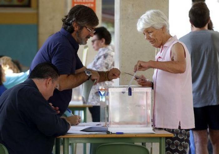 El PSOE critica la lentitud de Rajoy para negociar: "Una llamada al día nos parece poco"