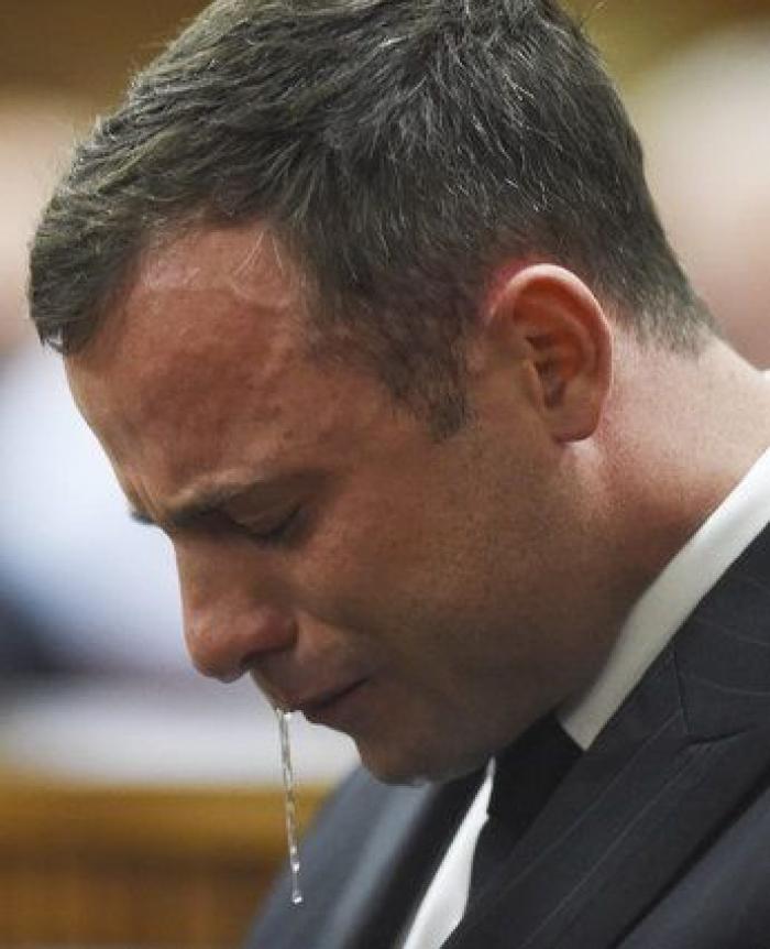 La cara de Pistorius al escuchar el fallo de la jueza (FOTOS)