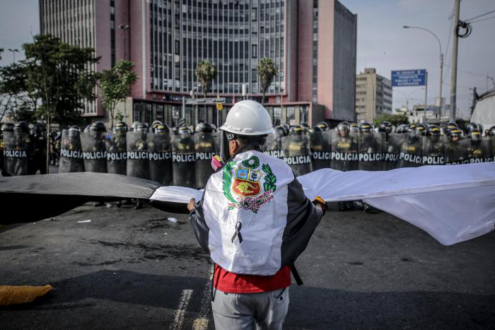 Las protestas contra Dina Boluarte toman Lima mientras crecen los bloqueos en el resto de Perú