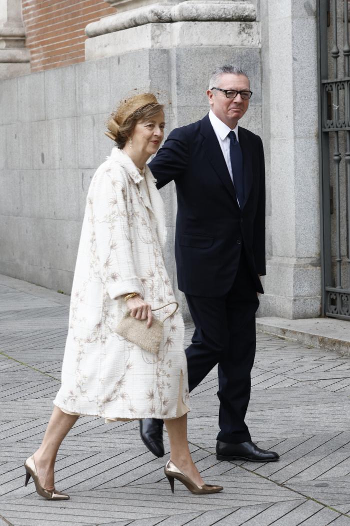 La reina Sofía también ha acudido a la boda de Almeida: este es el momento en el que ha llegado