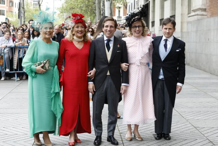 Una de las imágenes más esperadas: el posado Borbón tras la boda de Almeida